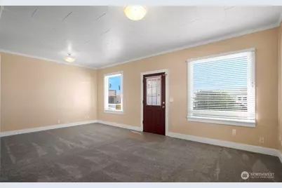 621 W Market Street, Aberdeen, WA 98520 - Photo 3