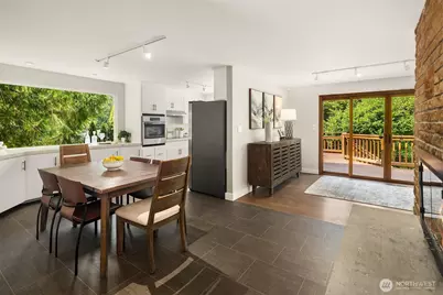 11215 Champagne Point Road NE, Kirkland, WA 98034 - Photo 9