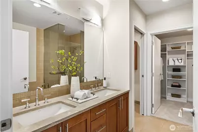 10650 NE 9th Place #2122, Bellevue, WA 98004 - Photo 21