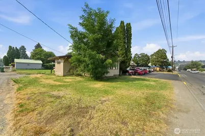 21 W 4th Avenue, Omak, WA 98841 - Photo 33