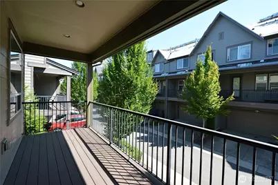 1356 Greenwich Walk NE, Issaquah, WA 98029 - Photo 11