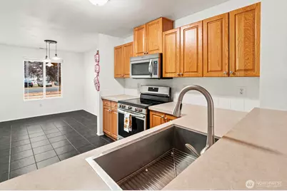 10642 Van Norhop Street SE, Yelm, WA 98597 - Photo 5