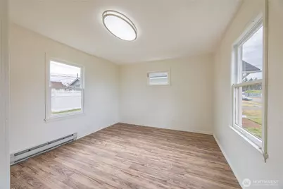912 E 4th Street, Port Angeles, WA 98362 - Photo 15