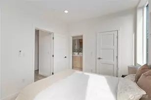 2328 Franklin Ave E, Seattle, WA 98102 - Photo 25