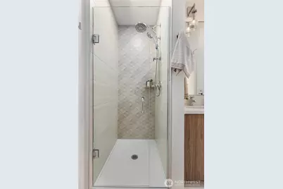 2328 Franklin Avenue E #C, Seattle, WA 98102 - Photo 13