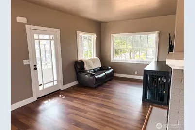 218 Washington Avenue N, Eatonville, WA 98328 - Photo 11