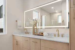 910 15th Ave, Seattle, WA 98122 - Photo 17