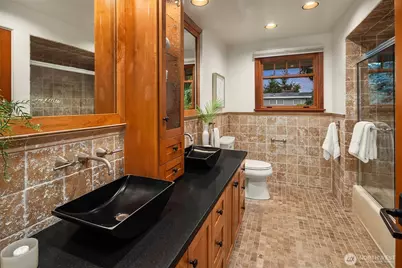 9520 NE 16th Street, Clyde Hill, WA 98004 - Photo 29