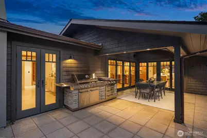 9520 NE 16th Street, Clyde Hill, WA 98004 - Photo 15
