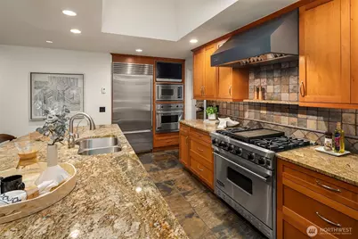 9520 NE 16th Street, Clyde Hill, WA 98004 - Photo 11