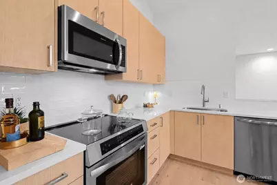 12749 37th Avenue NE, Seattle, WA 98125 - Photo 5