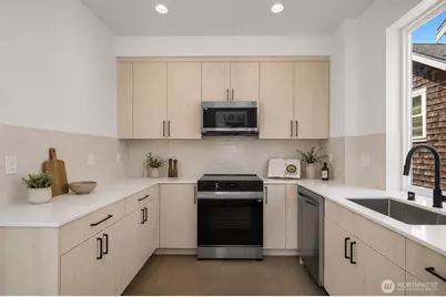 2538 14th Avenue W #E, Seattle, WA 98119 - Photo 3