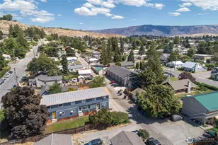 225 W Highland Ave, Chelan, WA 98816 - Photo 23