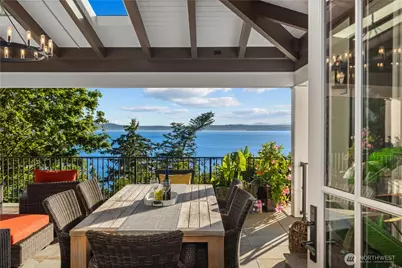 2555 Magnolia Boulevard W, Seattle, WA 98199 - Photo 11