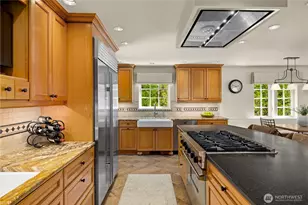 2555 Magnolia Blvd W, Seattle, WA 98199 - Photo 13