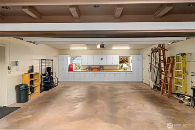 2555 Magnolia Boulevard W, Seattle, WA 98199 - Photo 27