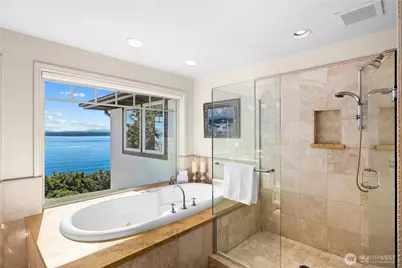 2555 Magnolia Boulevard W, Seattle, WA 98199 - Photo 19