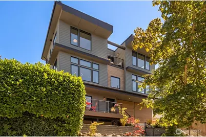 3240 32nd Avenue W, Seattle, WA 98199 - Photo 1