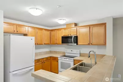 1652 25th Place NE #203, Issaquah, WA 98029 - Photo 13