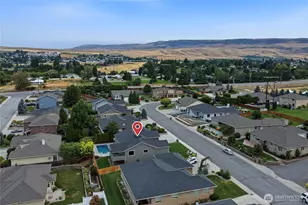 76 S Meadowbrook Ln, East Wenatchee, WA 98802 - Photo 7