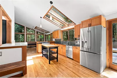 13193 N Madison Avenue NE, Bainbridge Island, WA 98110 - Photo 9