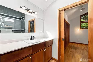 13193 N Madison Ave NE, Bainbridge Island, WA 98110 - Photo 19