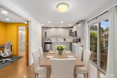 12716 NE 120th Street #H1, Kirkland, WA 98034 - Photo 9