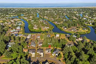 112 Seagate St SW, Ocean Shores, WA 98569 - Photo 39