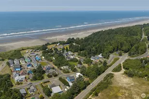 127 N First St, Pacific Beach, WA 98571 - Photo 39