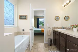 1758 Hillcrest Loop, Mount Vernon, WA 98274 - Photo 23
