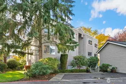 10834 NE 68th St #B6, Kirkland, WA 98033 - Photo 1