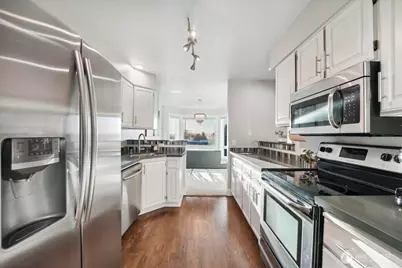 10834 NE 68th St #B6, Kirkland, WA 98033 - Photo 11