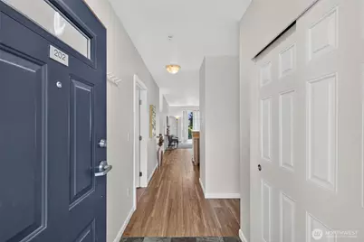 1220 E Columbia Street #202, Seattle, WA 98122 - Photo 3