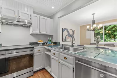 14702 NE 51st Street #A2, Bellevue, WA 98007 - Photo 11
