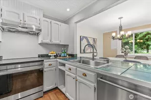 14702 NE 51st St, Bellevue, WA 98007 - Photo 11