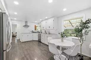 549 NW 205th St, Shoreline, WA 98177 - Photo 9
