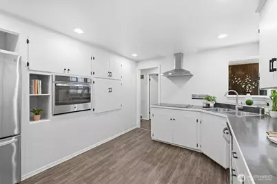 549 NW 205th Street, Shoreline, WA 98177 - Photo 11