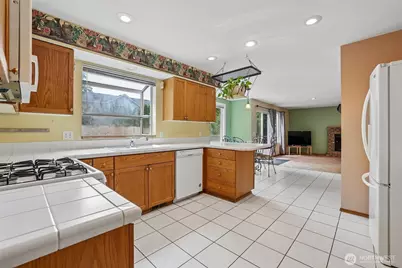 11121 SE 271st Street, Kent, WA 98030 - Photo 13