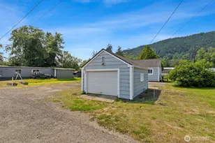 903 Howard St, Raymond, WA 98577 - Photo 19