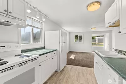 903 Howard Street, Raymond, WA 98577 - Photo 9