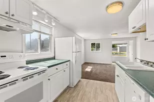 903 Howard St, Raymond, WA 98577 - Photo 9