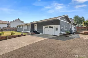 706 Bradford St, Raymond, WA 98577 - Photo 3