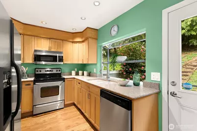 3835 25th Avenue W, Seattle, WA 98199 - Photo 9