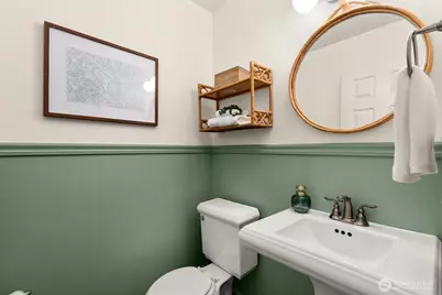 3835 25th Avenue W, Seattle, WA 98199 - Photo 13