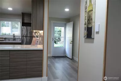 14517 NE 40th Street #F103, Bellevue, WA 98007 - Photo 11