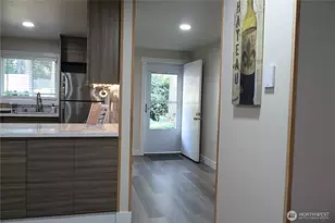 14517 NE 40th St, Bellevue, WA 98007 - Photo 11