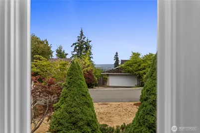 14115 SE 45th Street, Bellevue, WA 98006 - Photo 23