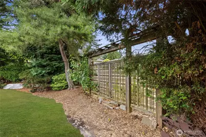 14115 SE 45th Street, Bellevue, WA 98006 - Photo 37