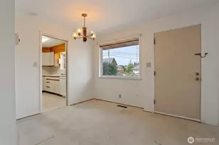 5900 34th Ave SW, Seattle, WA 98126 - Photo 7