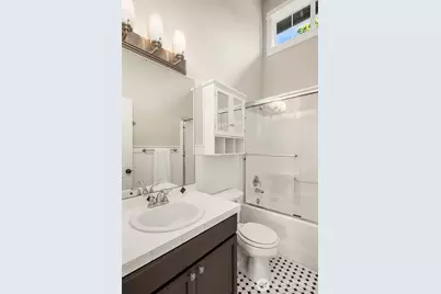 1109 33rd Avenue E, Seattle, WA 98112 - Photo 19